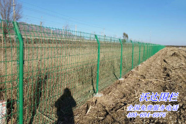 昆明內(nèi)蒙古工業(yè)設(shè)計園光伏圍墻護(hù)欄網(wǎng)工程圖片2