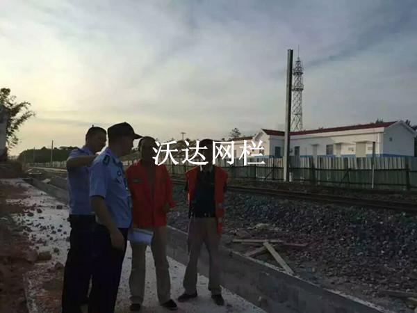 海寧贛鐵路客專刺絲滾籠項(xiàng)目工程圖片2