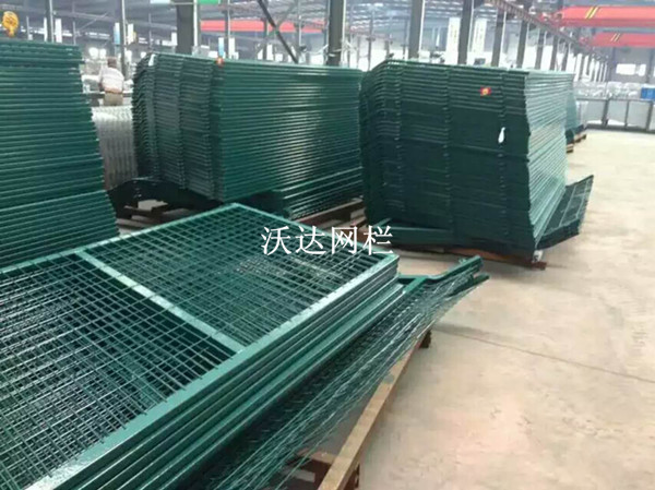 安徽滬昆鐵路貴州段防護(hù)柵欄護(hù)欄網(wǎng)項(xiàng)目圖片5